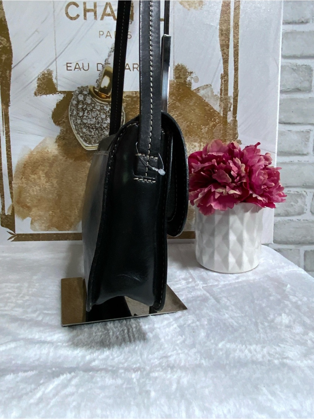 🩷Fossil Black Leather Shoulder Bag with White Contrast Stitching - Picture 4 of 6